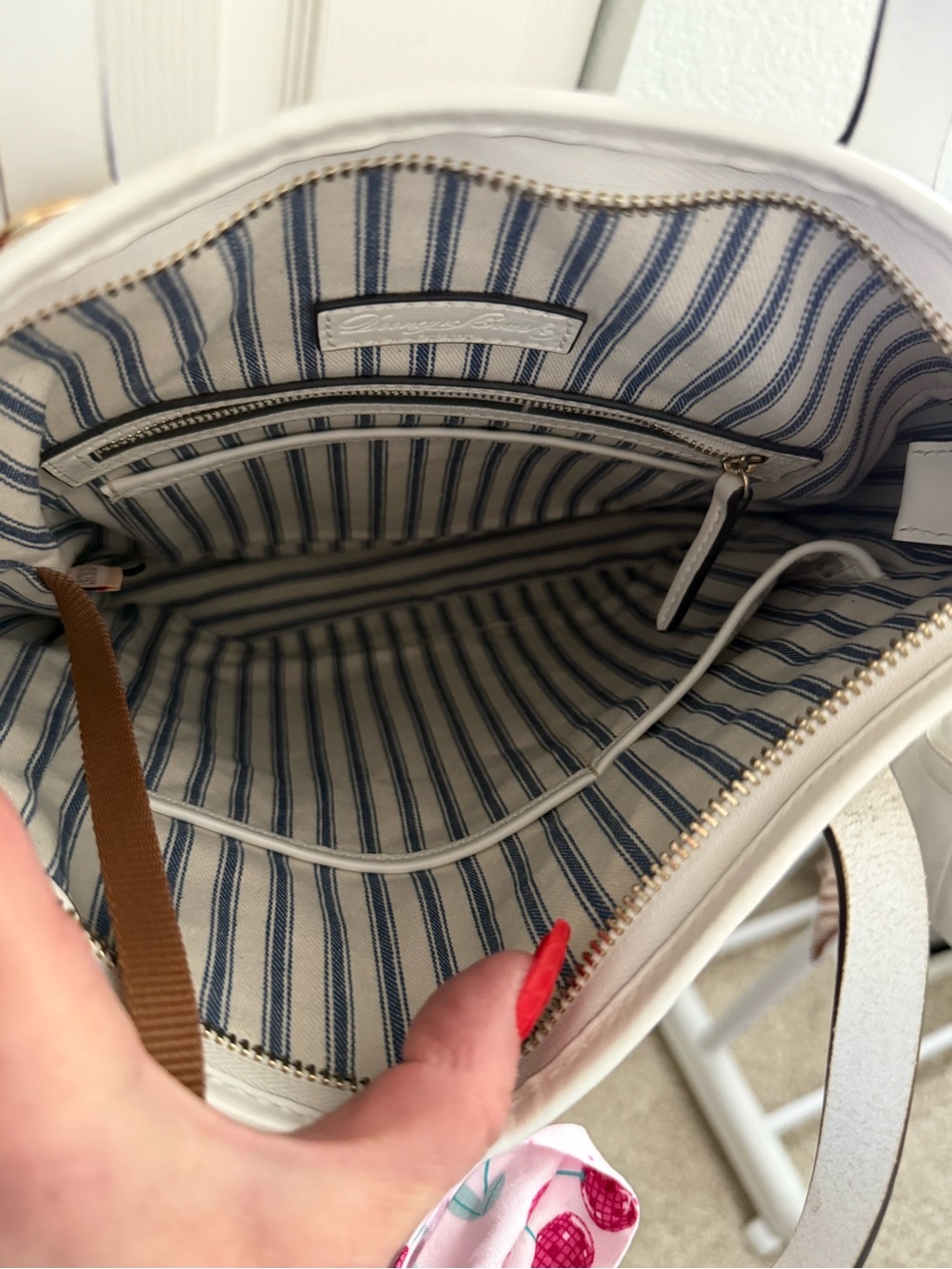 Vintage Dooney and Burke White Woven Tote Bag with Front Zip Pocket - Picture 7 of 7